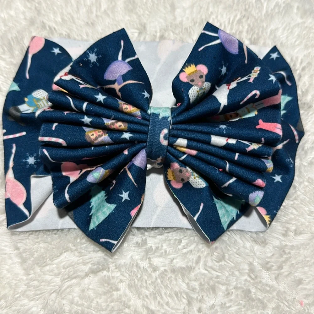 The nutcracker bow - Picture 1 of 2